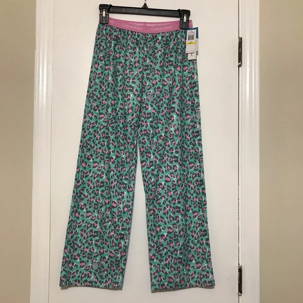 NWT Calvin Klein Girl’s soft Pajamas pants 1